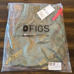 Figs Zamora joggers brand new and still in packaging!